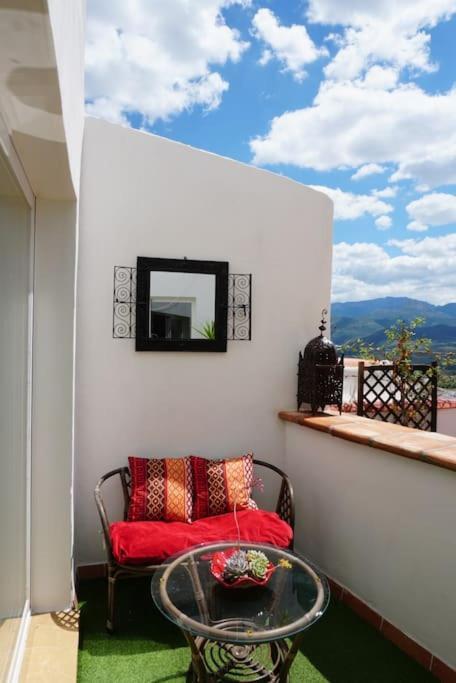 Вілла Eagles Nest - Massive Townhouse With Pool With Outstanding Views Альгодоналес Екстер'єр фото