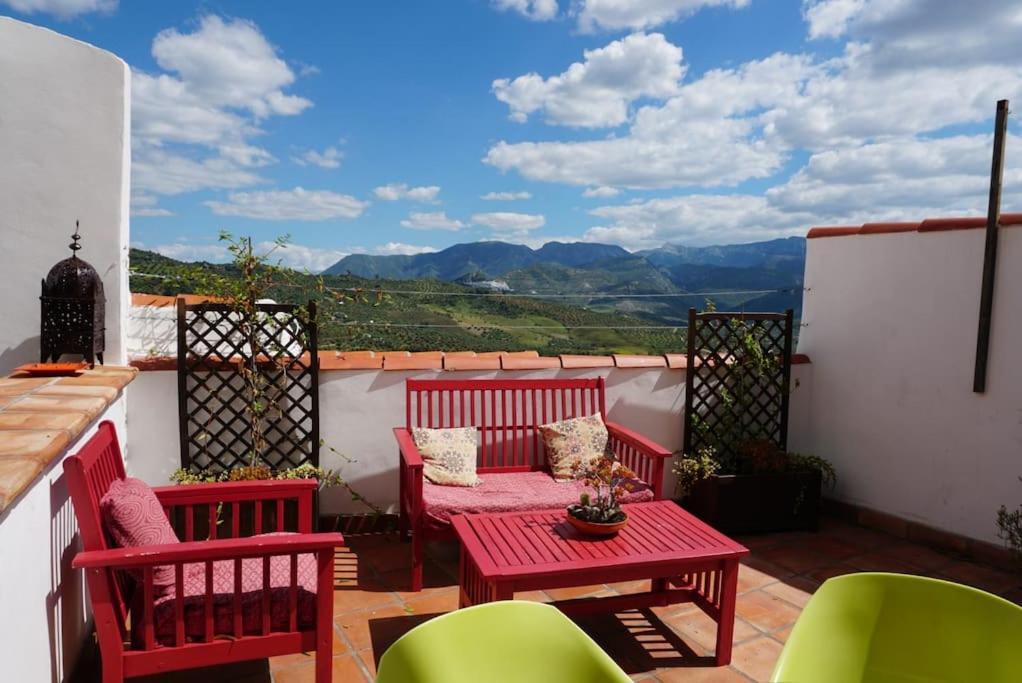 Вілла Eagles Nest - Massive Townhouse With Pool With Outstanding Views Альгодоналес Екстер'єр фото