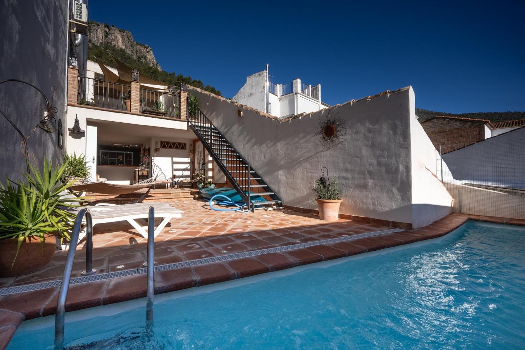 Вілла Eagles Nest - Massive Townhouse With Pool With Outstanding Views Альгодоналес Екстер'єр фото