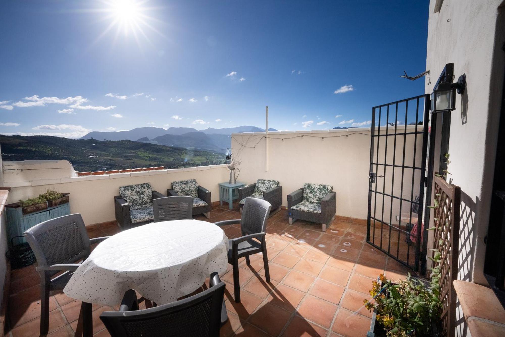 Вілла Eagles Nest - Massive Townhouse With Pool With Outstanding Views Альгодоналес Екстер'єр фото