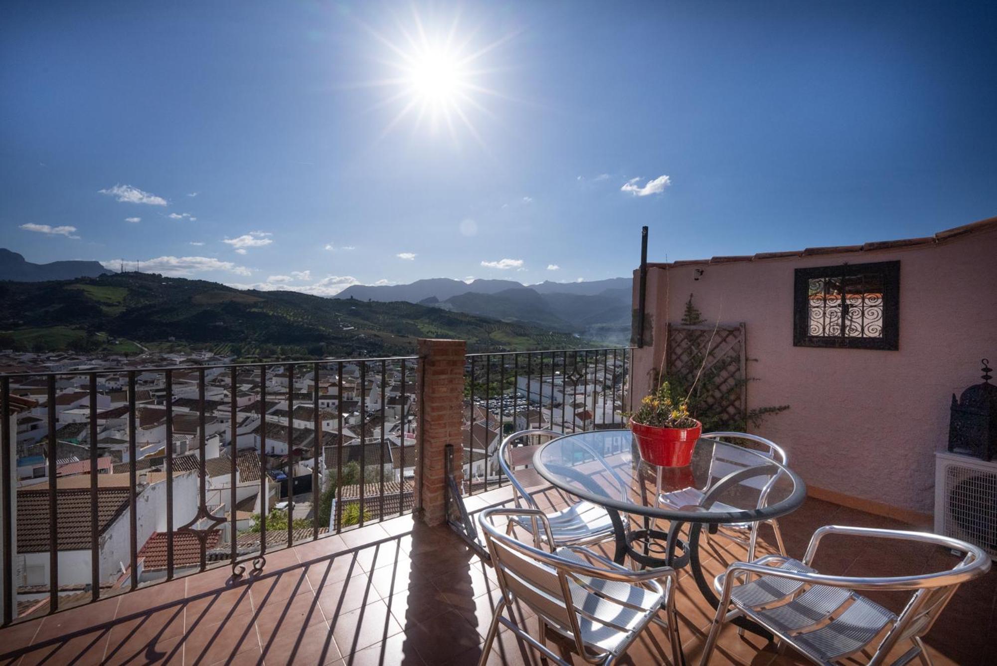 Вілла Eagles Nest - Massive Townhouse With Pool With Outstanding Views Альгодоналес Екстер'єр фото
